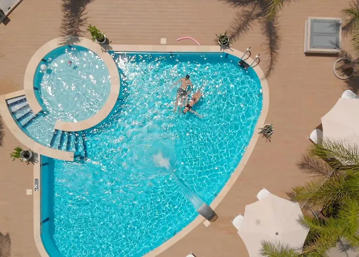 Attico Vista Mare E Piscina